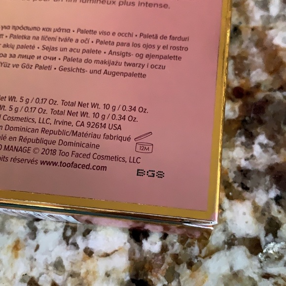 🍑SOLD Too Faced “Sugar Peach” Wet & Dry Palette - Picture 6 of 8